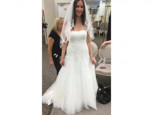 Limited Availability David's Bridal Strapless Tulle Wedding Dress with Beaded Lace