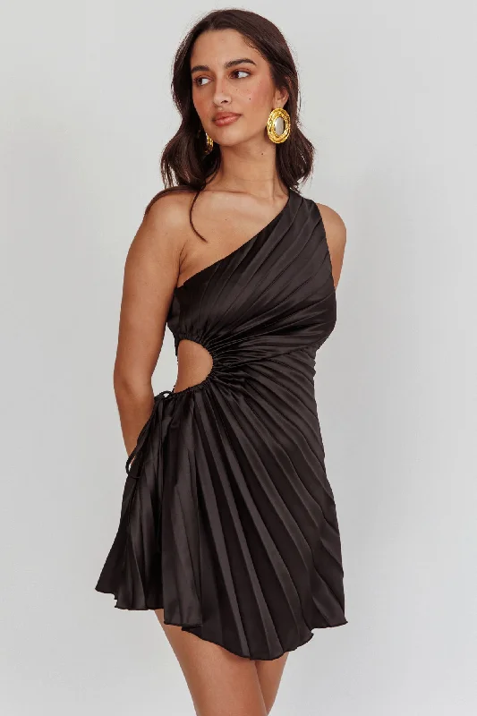 Special Offer Glow Ray One-Shoulder Pleat Dress Black