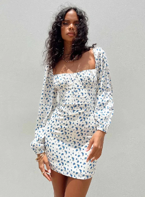 Markdown Madness Vilma Long Sleeve Dress White Floral