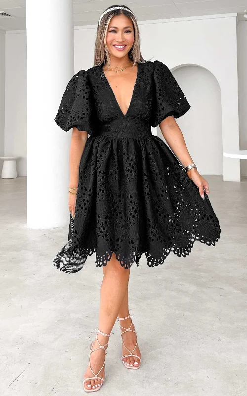 Flash Deals Hazelle Lace Dress - Black