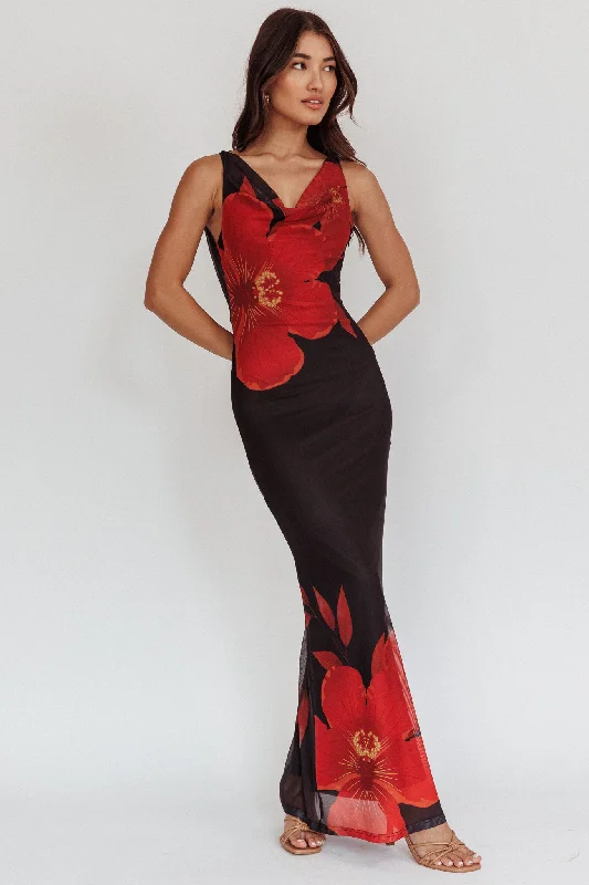 Super Bargain Cassiopeia Open Back Maxi Dress Hibiscus Black