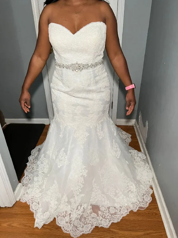 Deal Explosion David's Bridal STRPLS SWTHRT TRUMPET W LACE/ D10 V3680 SOFTWHITE