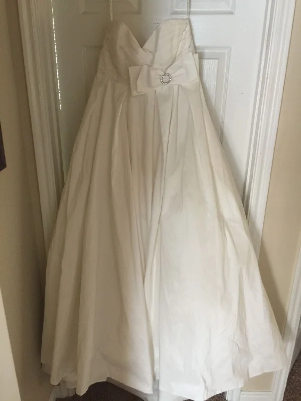 Early Access David's Bridal Strapless Taffeta Sweetheart Ball Gown