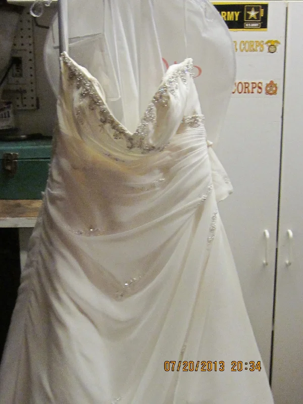 Price Slash Mori Lee Julietta ML 3106