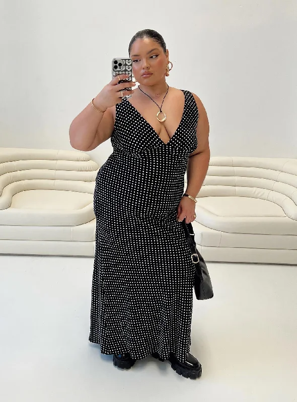 Price Smash Nellie Maxi Dress Black Polka Dot Curve
