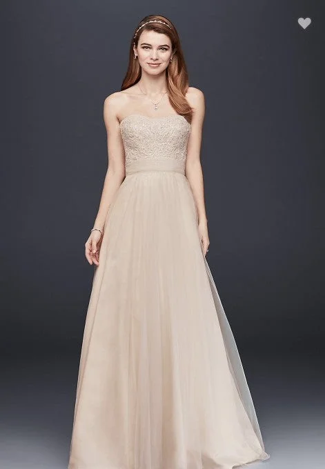 Markdowns David's Bridal Strapless A-Line Beaded Lace Tulle Wedding Dress/