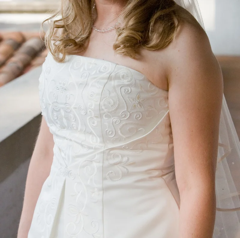 Best Seller David's Bridal St. Tropez/5258