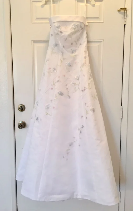 Overstock David's Bridal Strapless Satin A-Line Wedding Dress with Beading