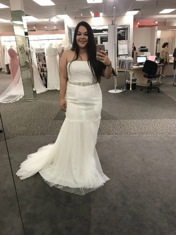 Deal Explosion David's Bridal Strapless lace mermaid